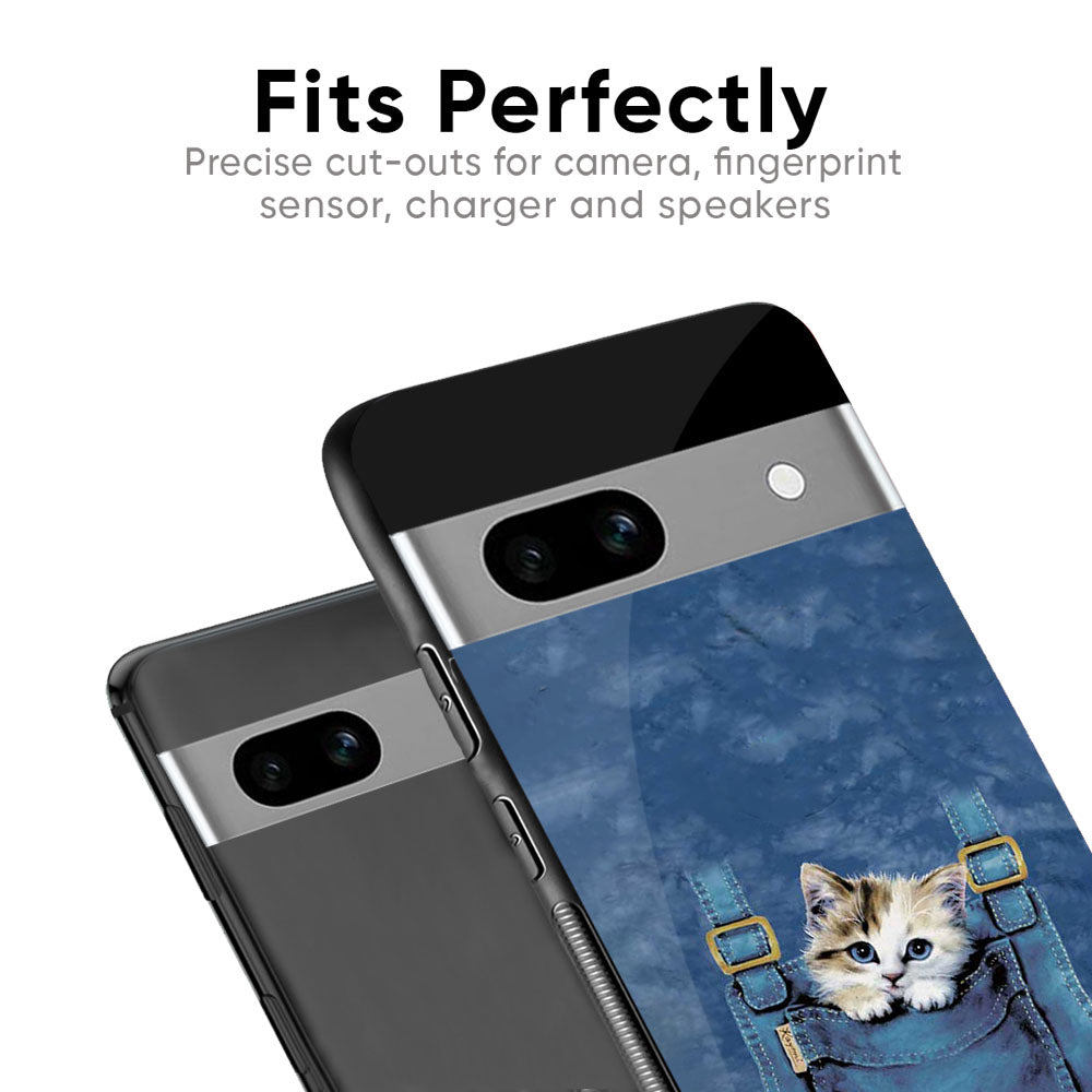 Kitty In Pocket Glass Case for Google Pixel 8