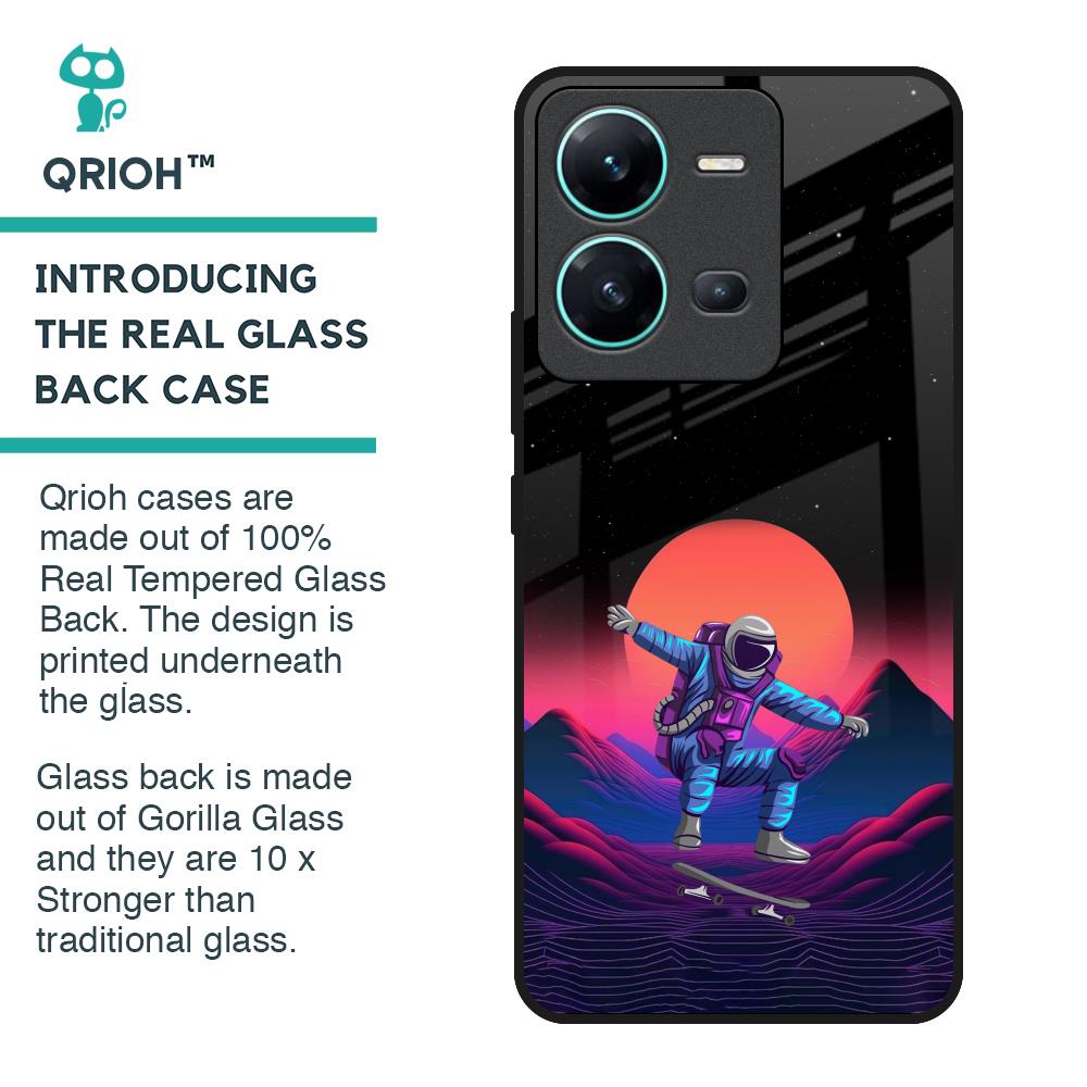Retro Astronaut Glass Case for Vivo V25